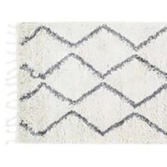 new Wild Sage Abigail Diamond 2' 3" x 7' Shag Runner Rug in Ivory w/ Dark Gray - Picture 8 of 10